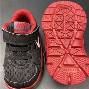 Nike Shoes red black baby boy Velcro tennis Shoes sz 5 Wide